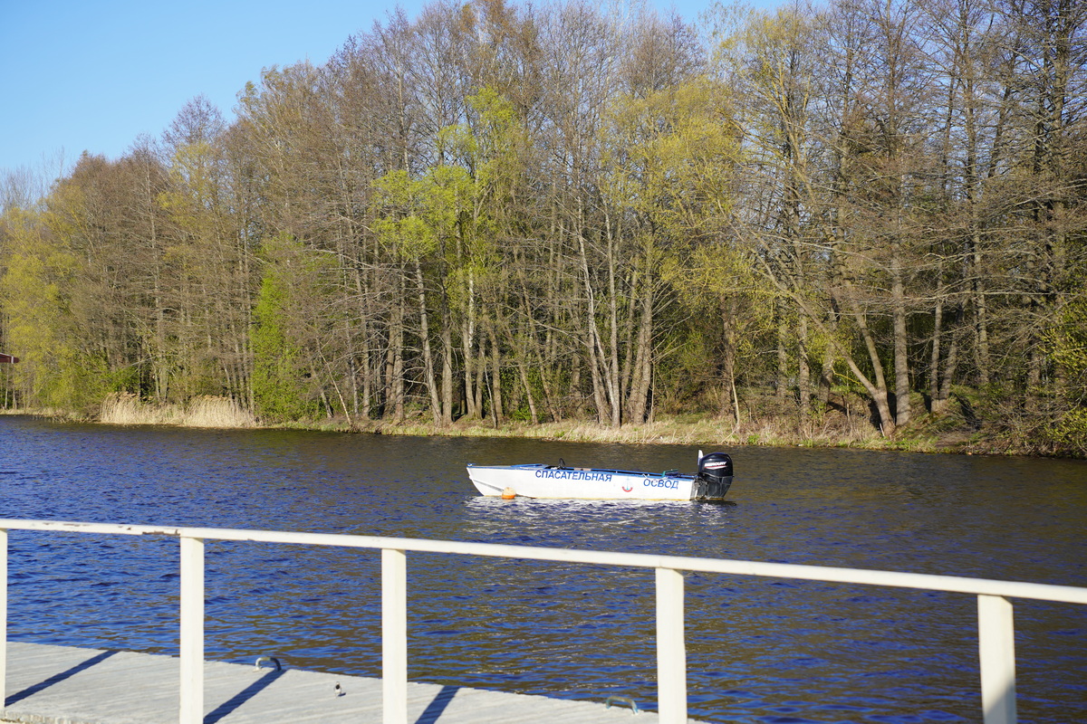Спасательная лодка на Лобазовском озере