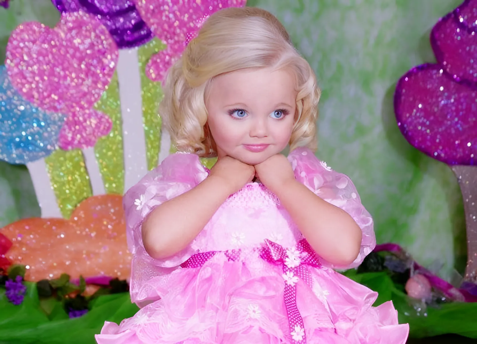 Её называли самым красивым ребёнком в мире: как выглядит "фарфоровая кукла" сейчас 