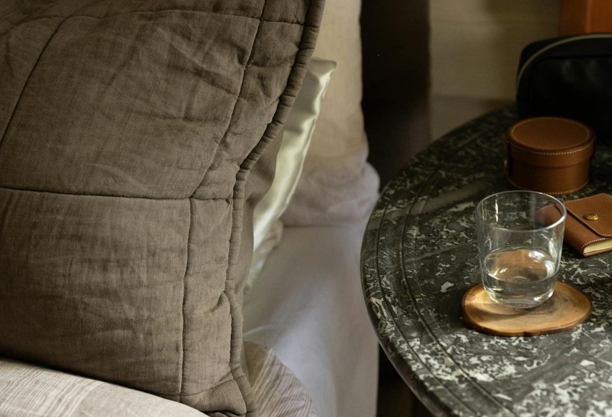 почему вкус воды в стакане меняется за ночь