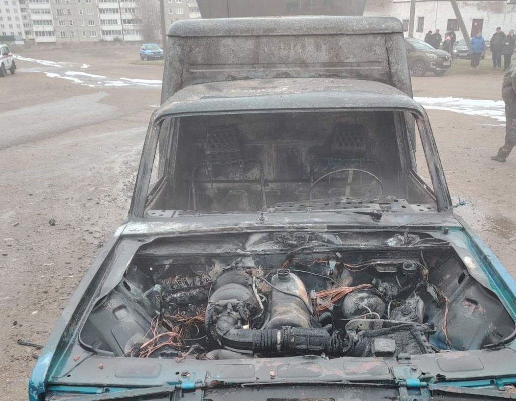 загорелся автомобиль