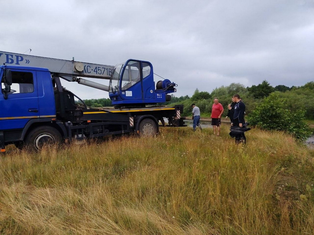 автомобиль упал в Неман