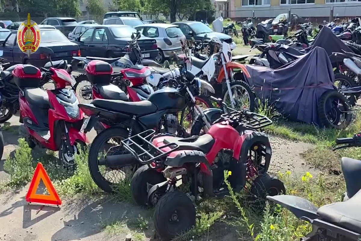 мотоциклы на охраняемой автостоянке