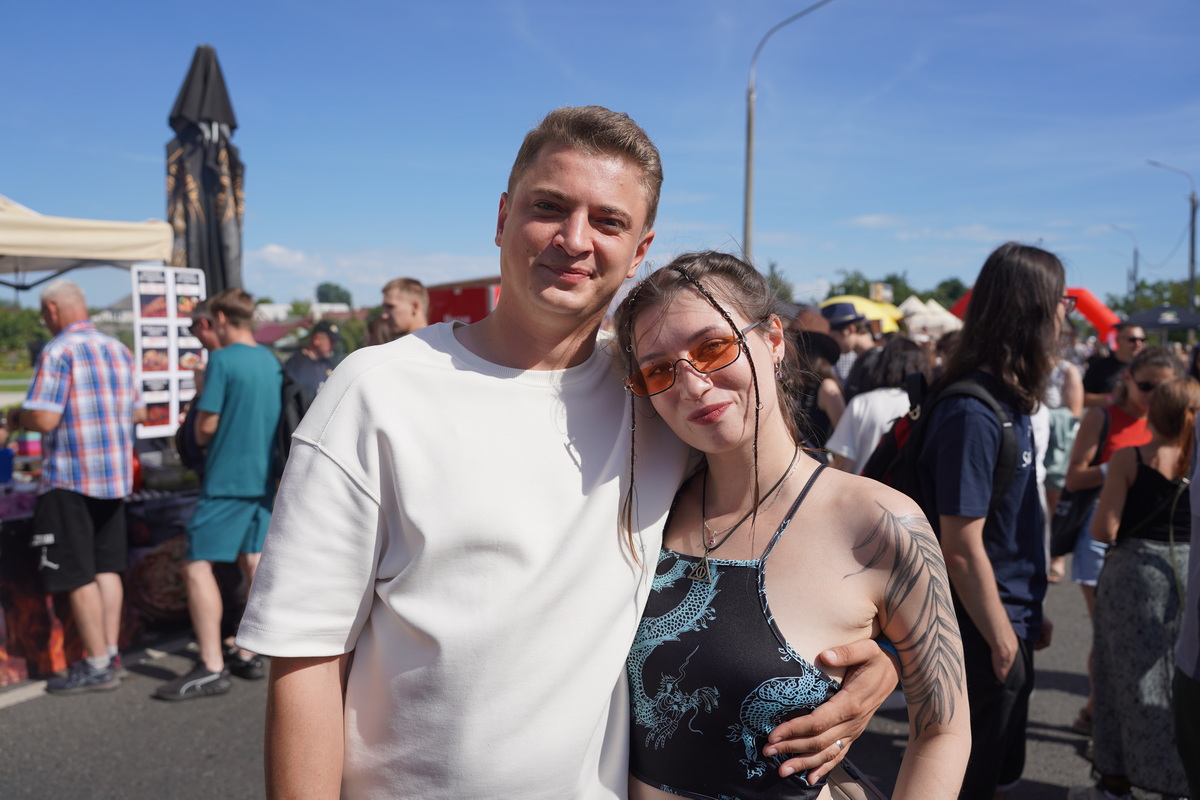 Молодежь на празднике Тачек