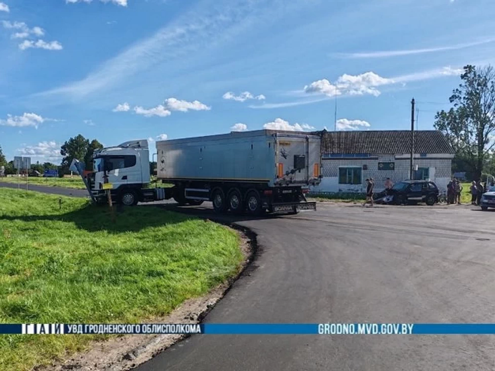 9-летняя девочка пострадала в столкновении Toyota и Scania в Новогрудском районе