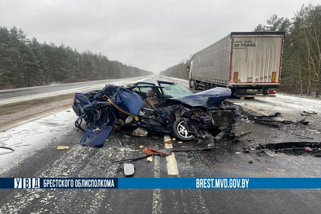 Двойное ДТП в Барановичском районе: водители потеряли управление почти в одно время