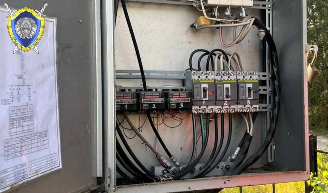 Электрик получил смертельный удар током во время выполнения работ