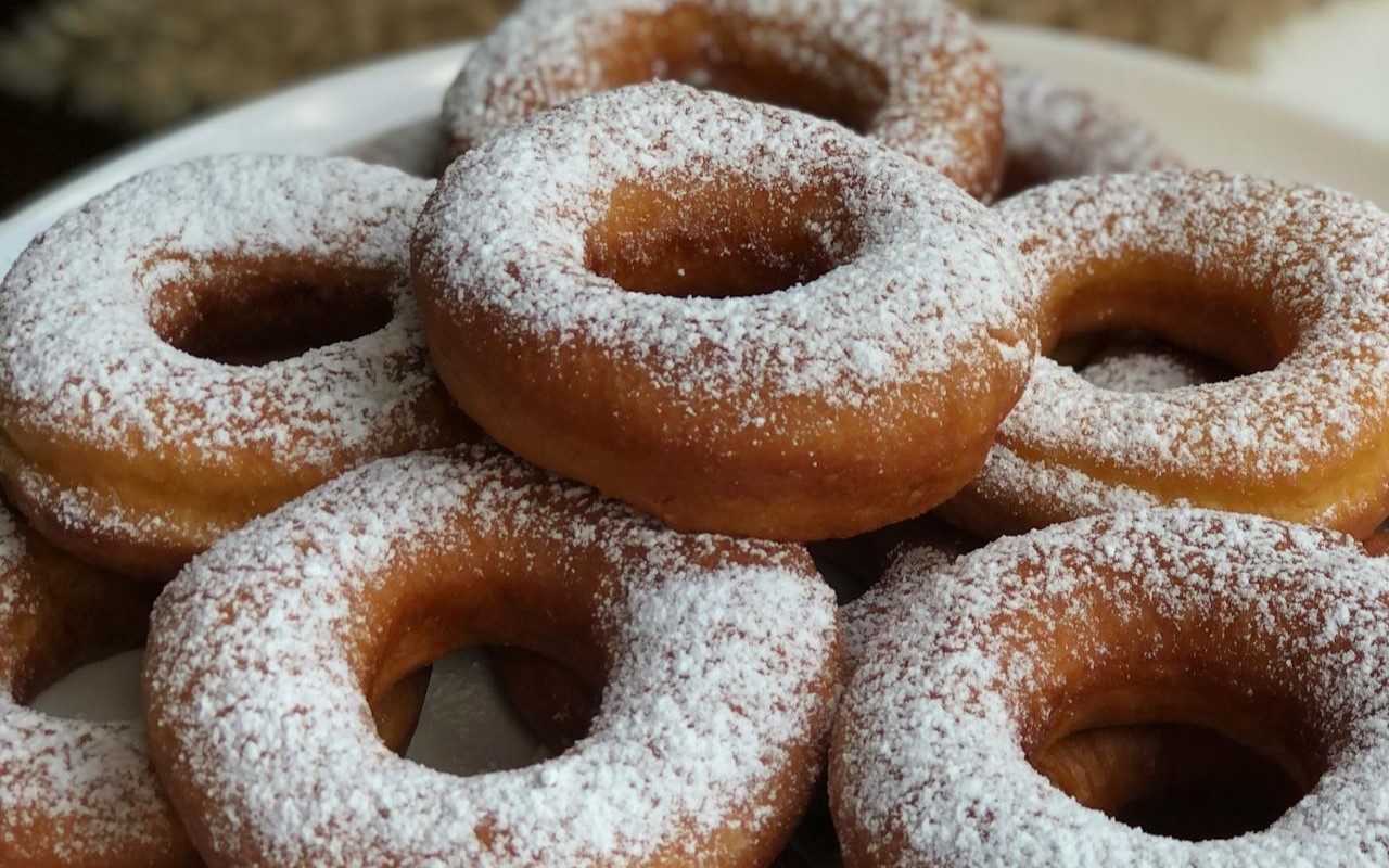 Эта простая добавка сделает ваши пончики воздушными и менее жирными