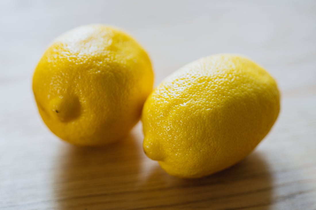 Где хранить лимоны без потерь витамина С: холодильник или комната?