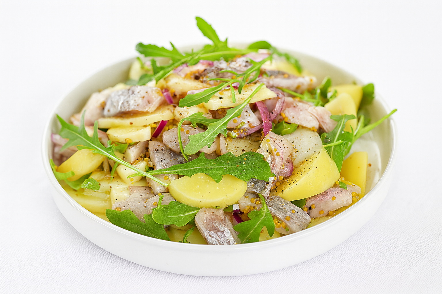 Гости постоянно просят у меня этот рецепт: идеальный праздничный салат из сельди и яблока