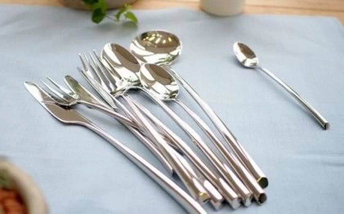 Хотите, чтобы старые ложки и вилки сияли как новые? Попробуйте этот простой метод