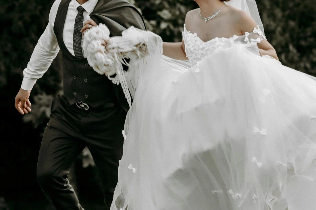 Когда невеста увидела, в чем свекровь пришла на свадьбу, то чуть не обомлела