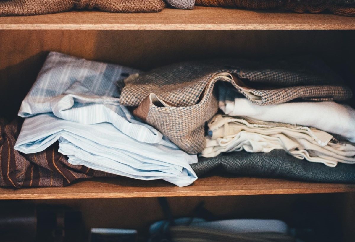 Многие думают, что это пыль. Вот что на самом деле скапливается в углах ящиков