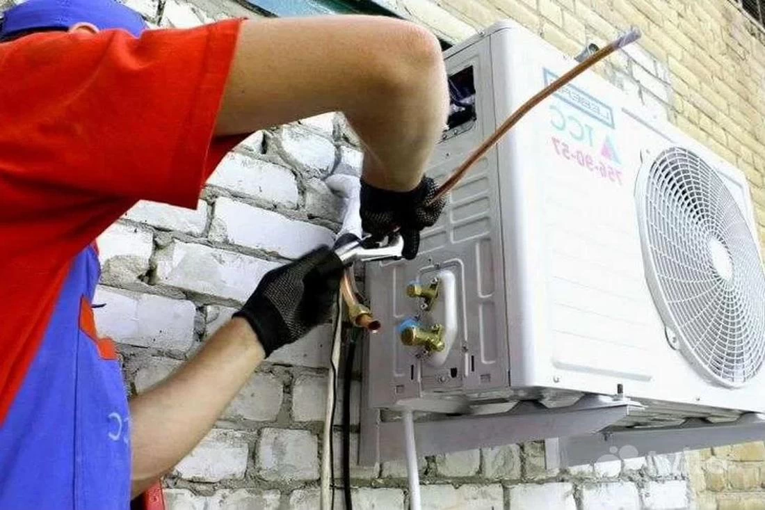 Можно ли повесить кондиционер на фасад многоквартирного дома без разрешения?