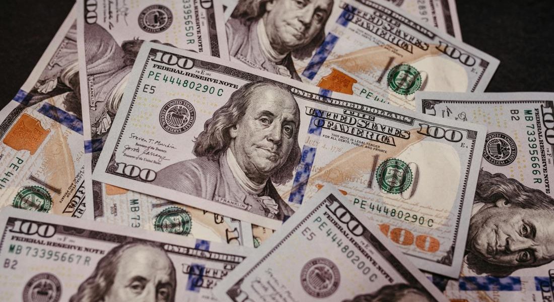 Нацбанк повысил курс доллара и евро на 12 ноября