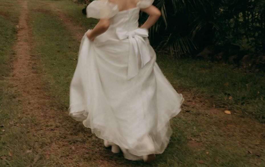 Невеста сбежала со своей свадьбы, потому что семья ее опозорила: она умоляла их не делать этого