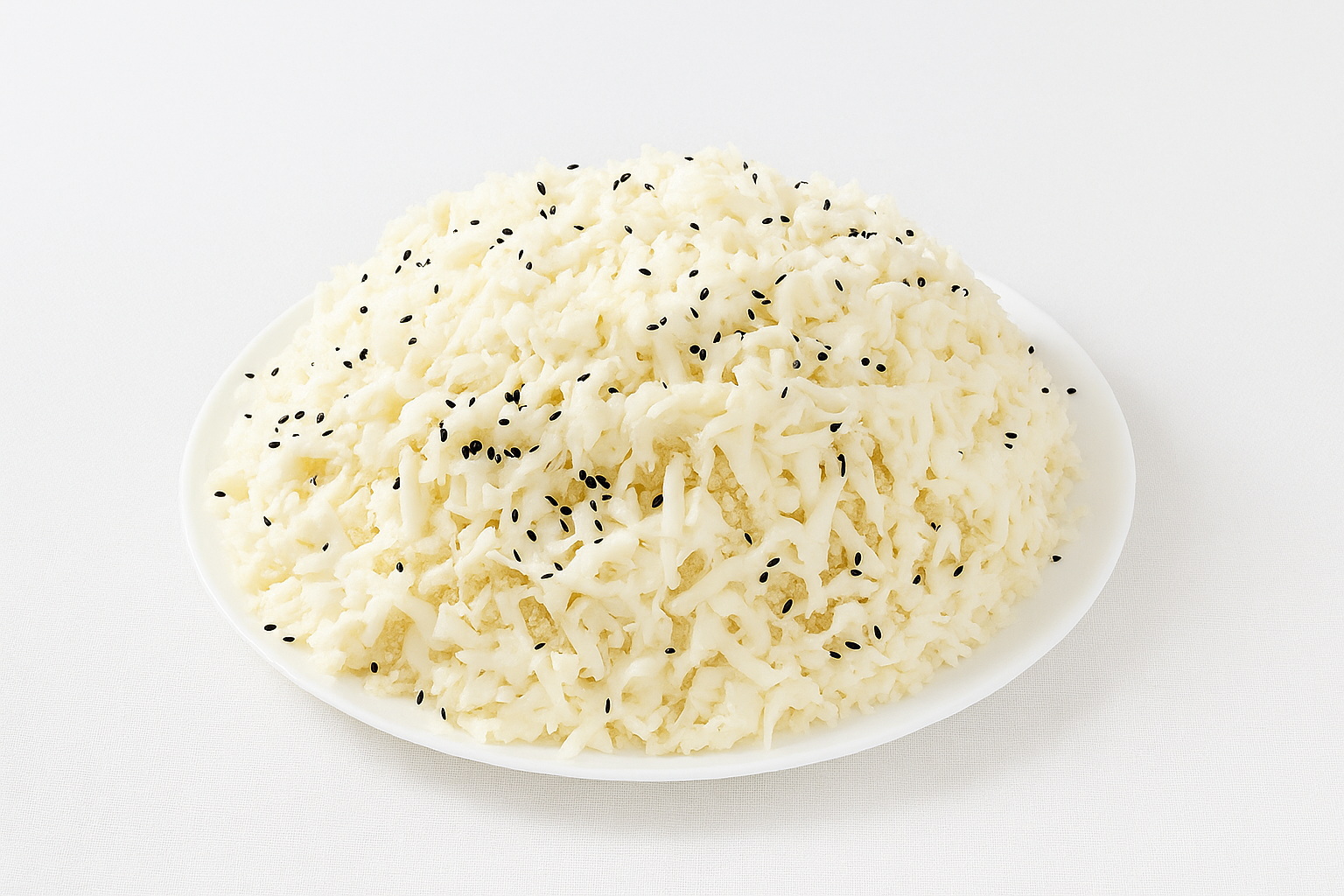 Нежный салат «Снежная баба» создаёт новогоднее настроение. Что нужно и как приготовить