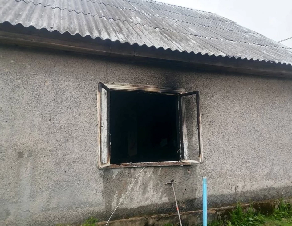 Пенсионер резал болгаркой авто — вспыхнул пожар. В Гродненской области также горели дом и хозпостройка