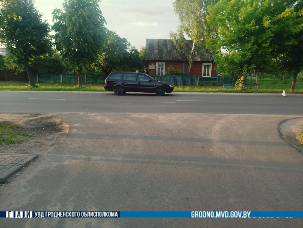 Пенсионерка на велосипеде угодила под машину в Слониме