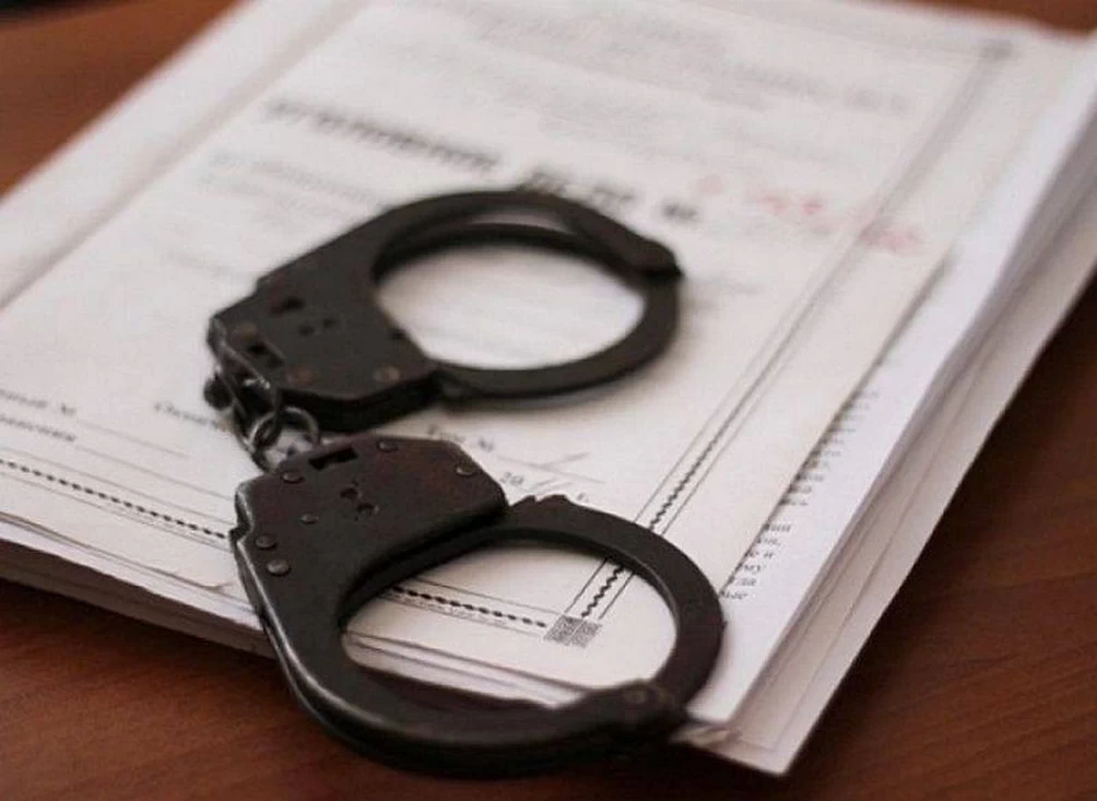 После признания жены в измене мужчина устроил погром в гараже соперника