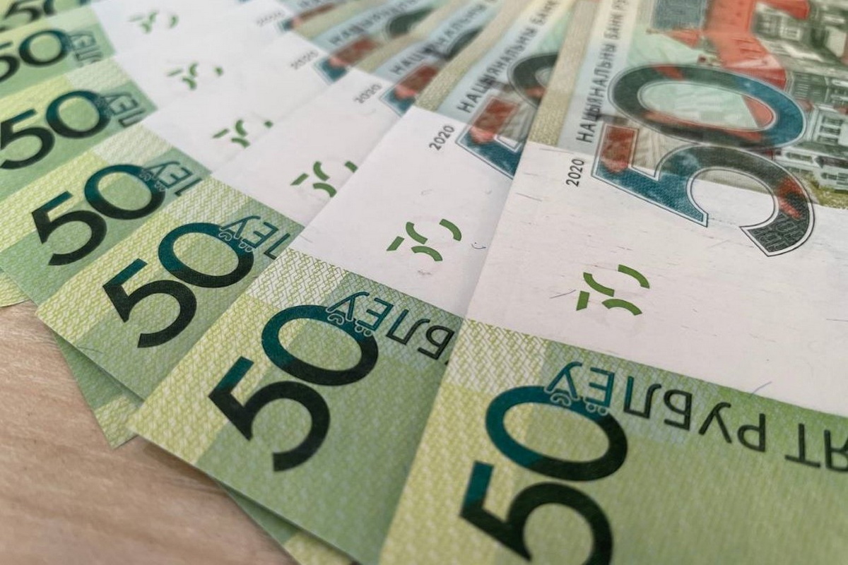 С 1 января 2026 года зарплаты работников бюджетной сферы вырастут. Узнайте, на сколько именно