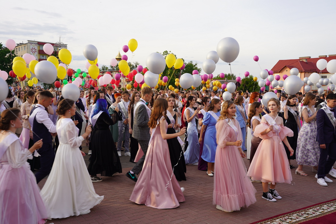 Салют, звёзды и световое шоу — выпускной в Слониме обещает насыщенную программу