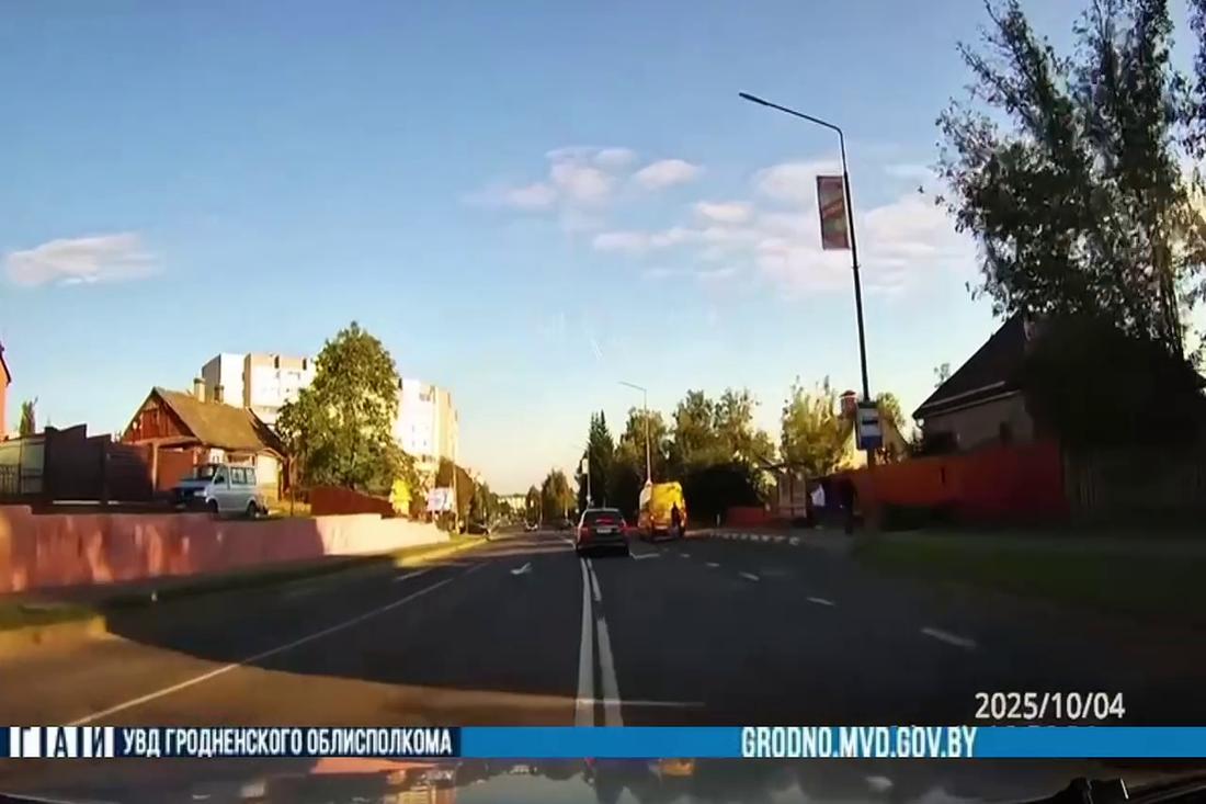 Семилетняя девочка упала с высоты — сотрудники ГАИ помогли вовремя доставить её в больницу