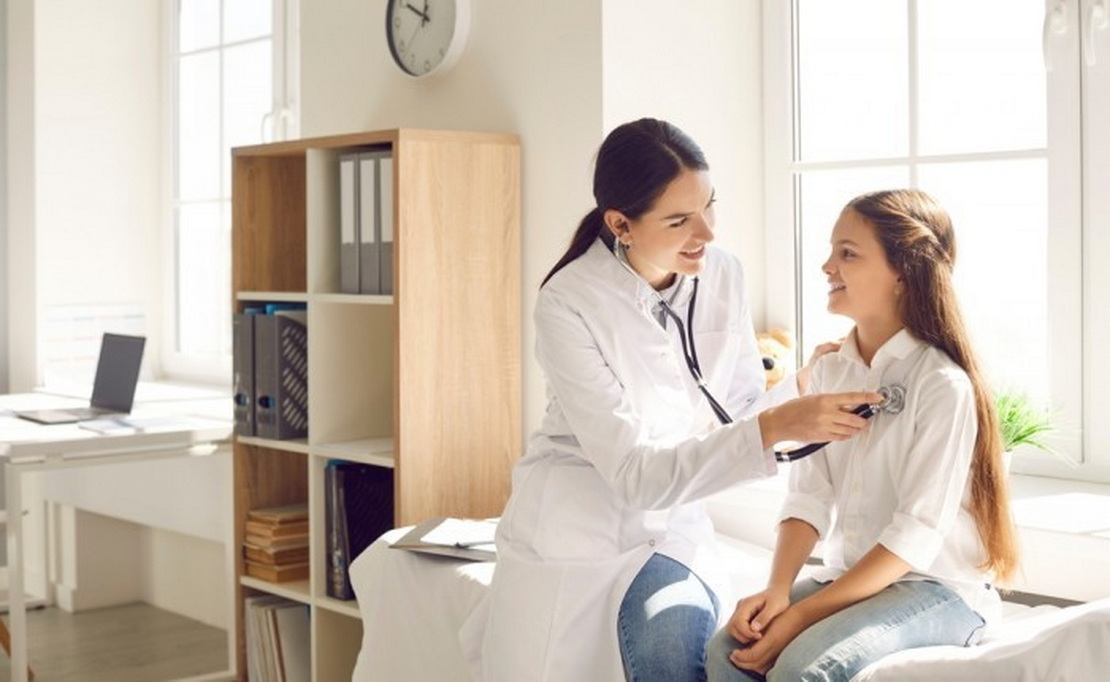 Сколько дней школьник может не ходить на занятия без справки, рассказали в Минздраве