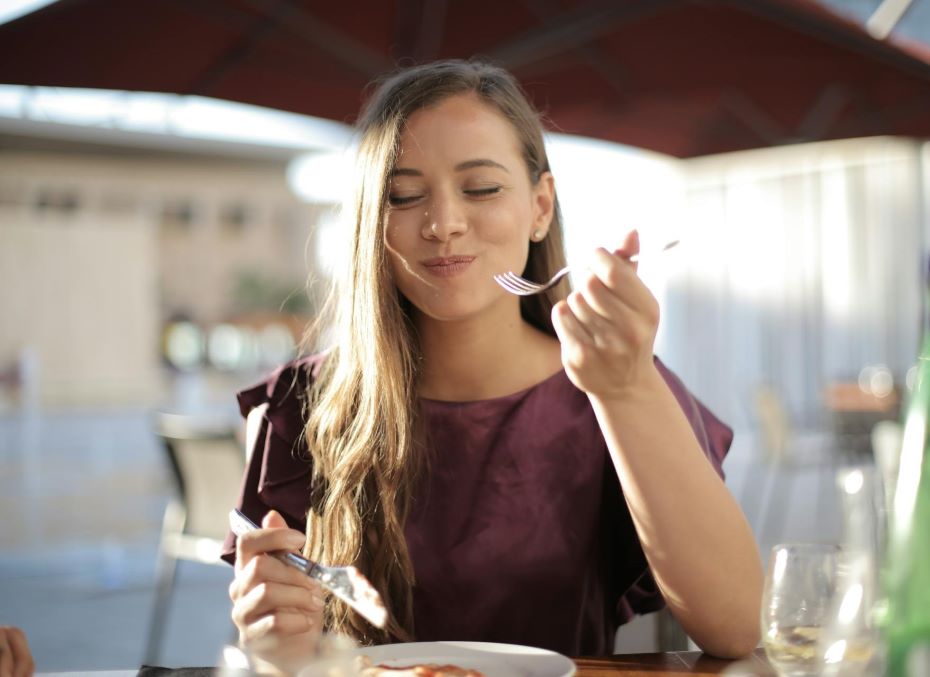 Совет известного врача: «Если женщина не хочет стареть, она должна есть это каждый день