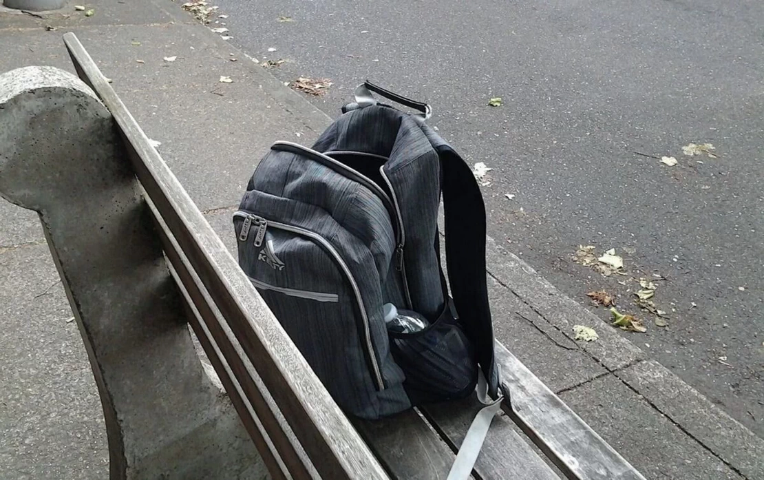 В Гродно мужчина оставил рюкзак с двумя кошельками и лишился денег