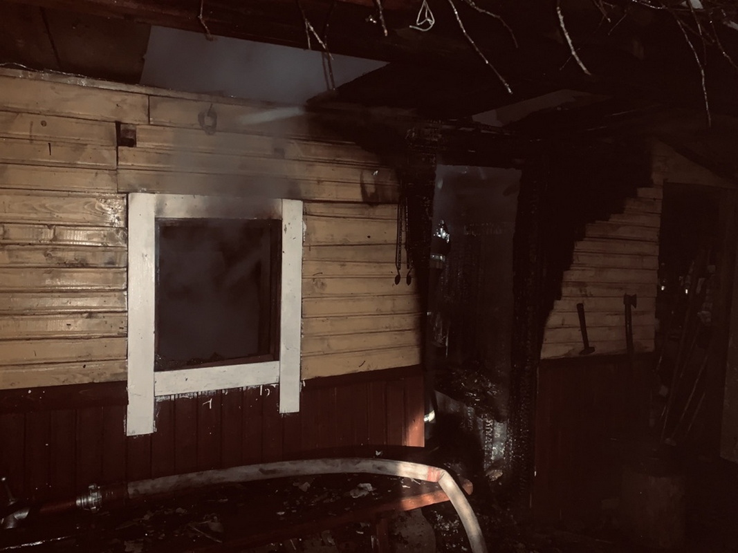 В Слонимском районе горела баня, в Щучинском — жилой дом, в Гродно — автомобиль