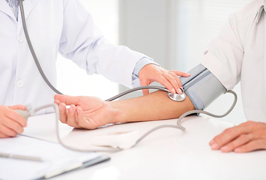 Верхнее или нижнее: какое давление особенно опасно после 60 лет