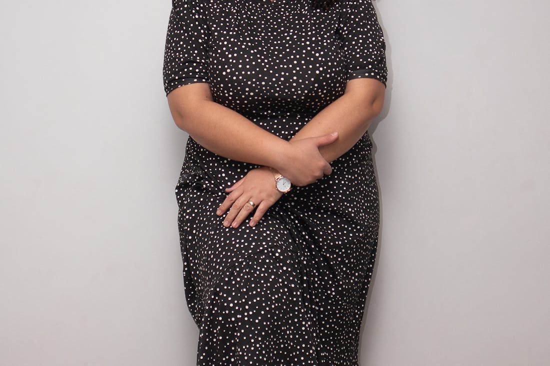 Визуально стройнит фигуру: хитрости, которые помогут скрыть живот