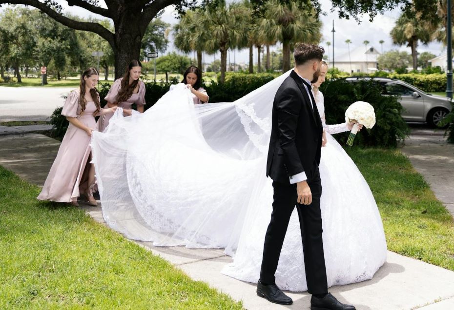 Вот почему жениху не разрешается видеть невесту в свадебном платье до свадьбы