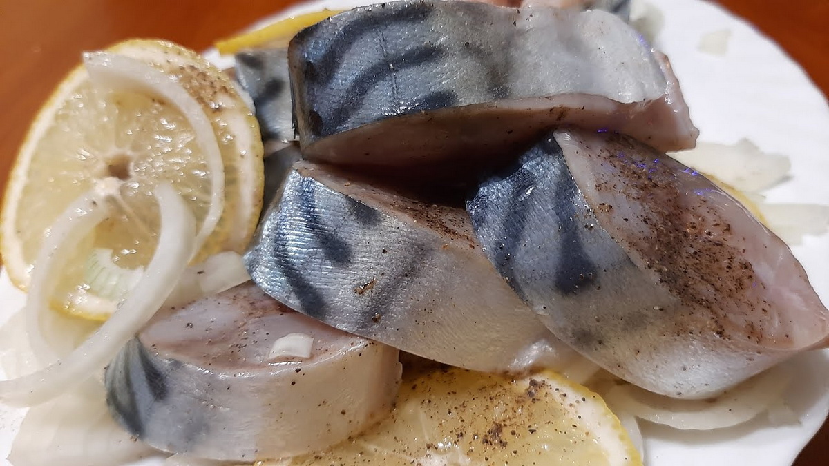 Вы съедите всё до последнего кусочка: солёная скумбрия, лучше покупной