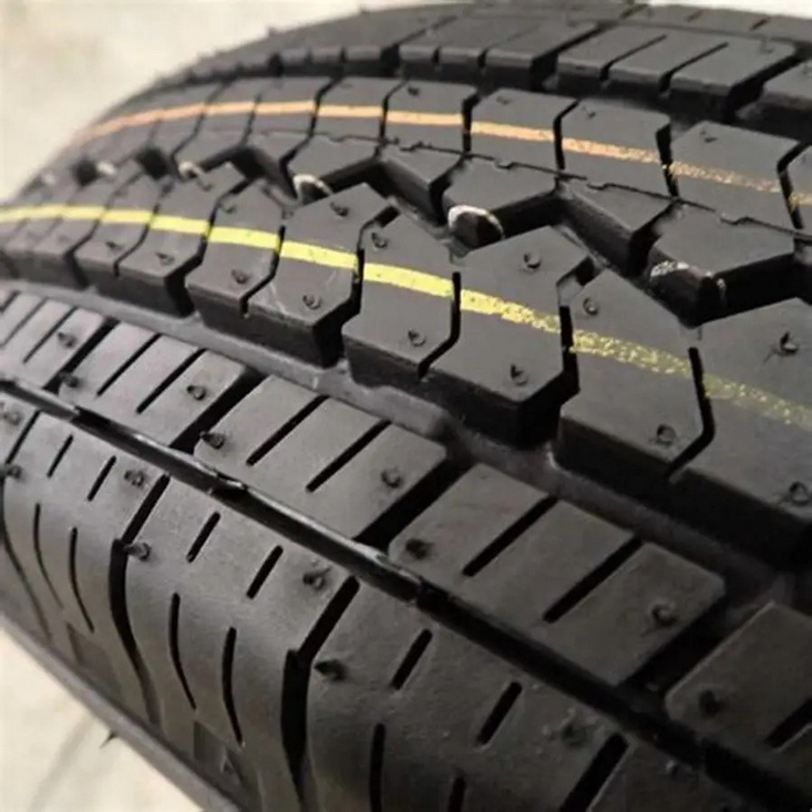 Замечали резиновые «усики» на шинах автомобиля? Вот что это такое