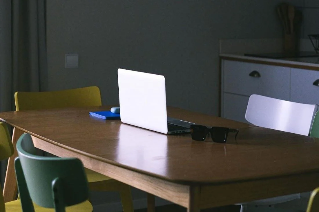 Житель Слонима переночевал у приятеля в квартире и похитил ноутбук