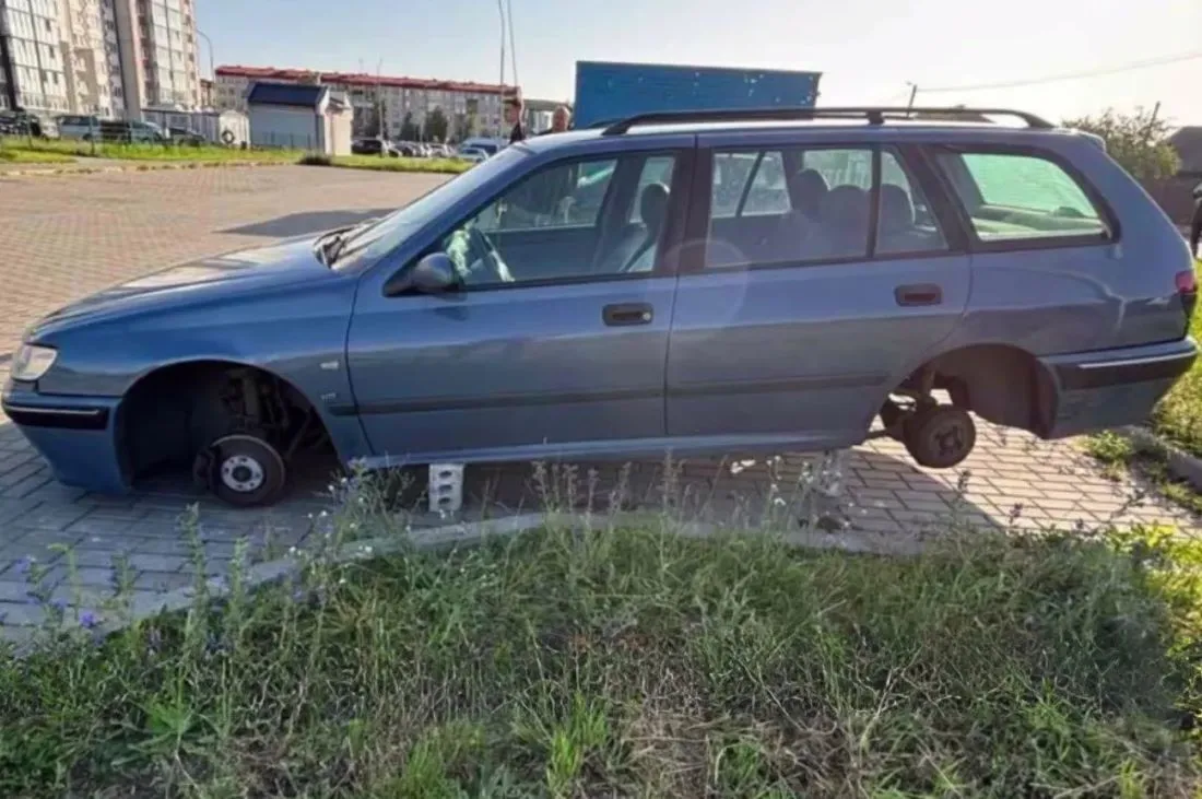 Житель Слонимщины нашел способ бесплатно обзавестись колесами – снял их с чужого авто