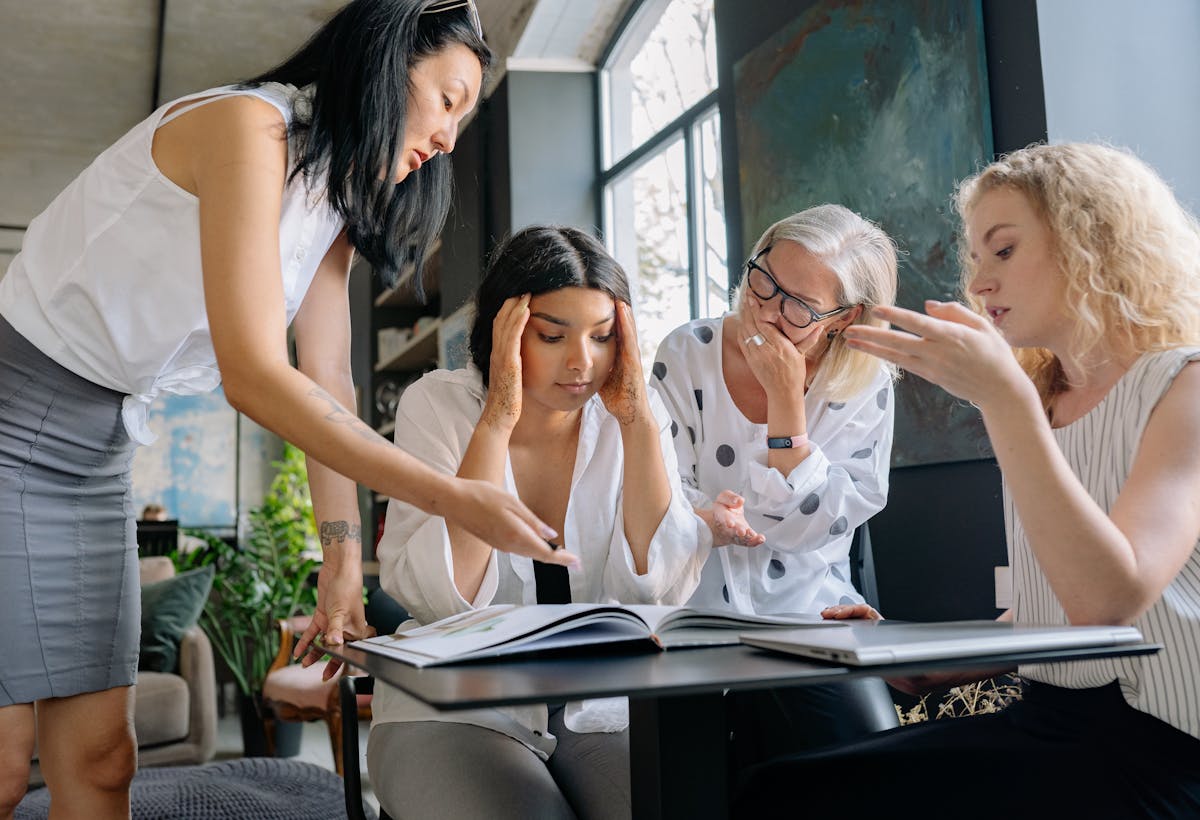 Знаки зодиака, которым трудно ужиться на работе