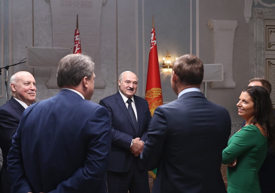 Лукашенко о работе ОМОНА: "Ну были небольшие переборы"