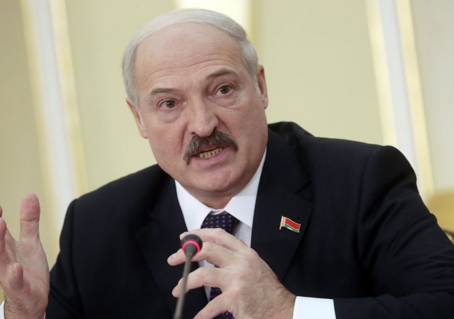 Лукашенко готов закрыть западную границу