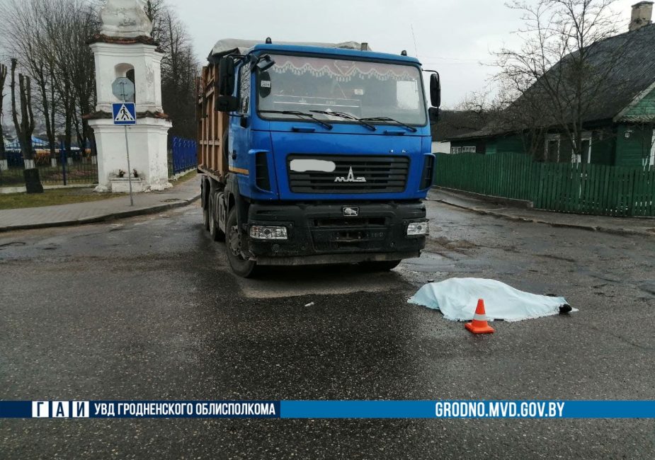 Авария в слониме вчера машина врезалась
