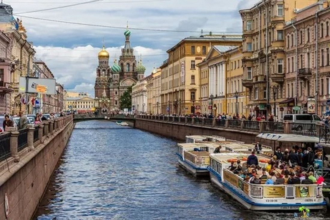 Популярные варианты для отдыха и путешествий: куда слонимчанам улететь в поисках моря и солнца и что посмотреть на экскурсии в Санкт-Петербурге? 
