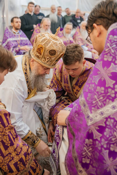 Архиепископ Гурий в Великий четверг совершил чин омовения ног