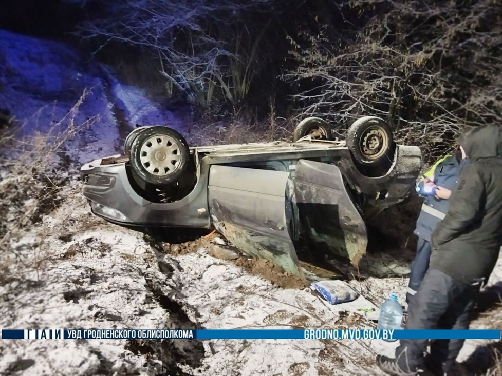 Вблизи Гродно перевернулась «Лада»: пострадала 41-летняя женщина