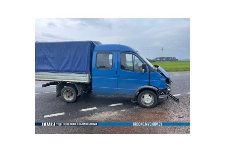 В Лидском районе водитель не уступил дорогу и столкнулся с «Renault»