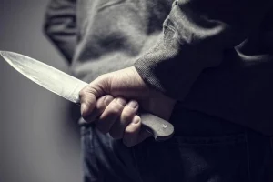 Ссора за рюмкой в Гродненском районе закончилась покушением на убийство