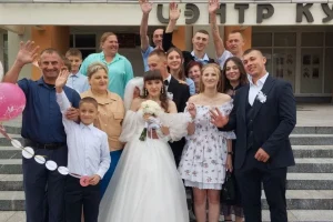 Она приехала к брату в воинскую часть и встретила свою любовь