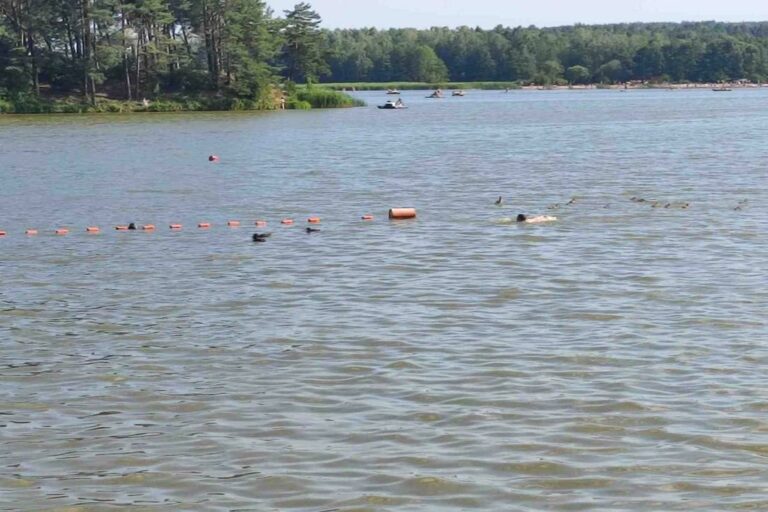 На Юбилейном озере в Гродно спасли тонущего мужчину