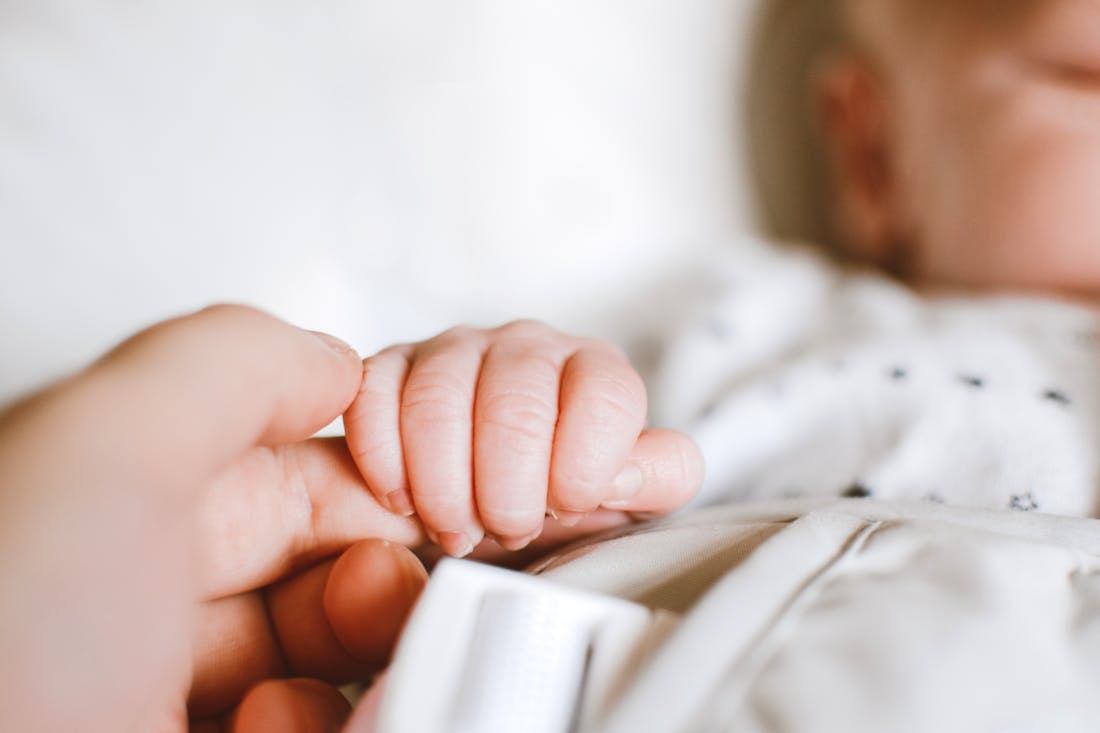 Привез жену и новорожденную из роддома, но сомнение грызло изнутри: после ДНК-теста мир рухнул