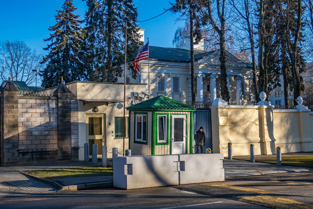 Американское посольство в Беларуси возобновит работу в полном объеме. Это лишь вопрос времени